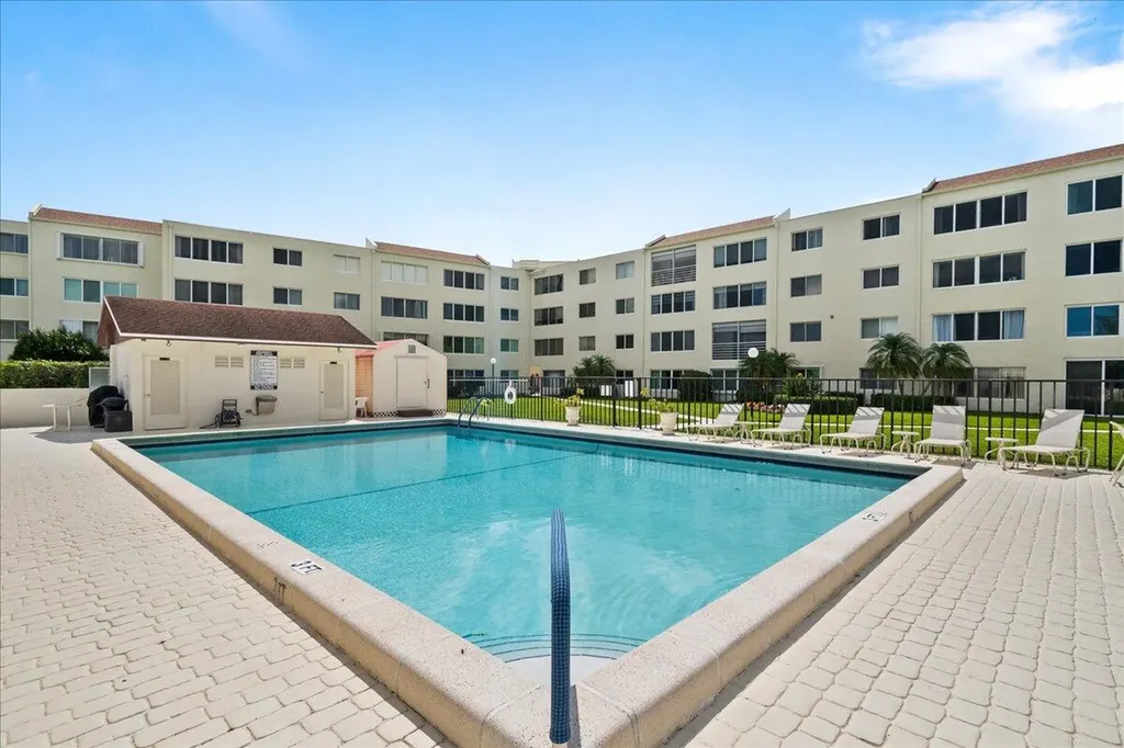 6768 N 10th Avenue Lake Worth FL 33467