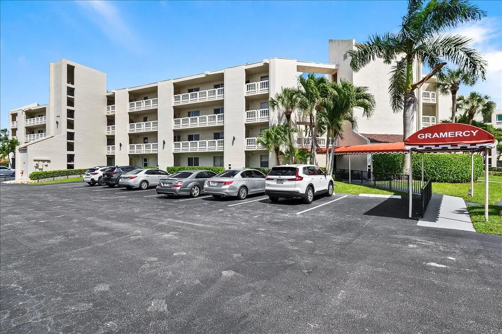 6768 N 10th Avenue Lake Worth FL 33467