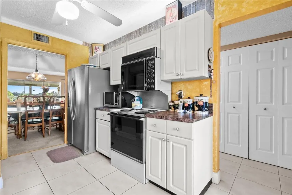 6768 N 10th Avenue Lake Worth FL 33467