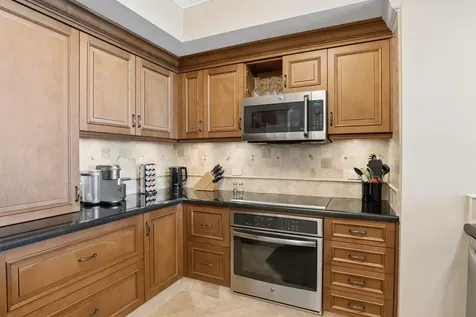 2640 Lake Shore Drive Riviera Beach FL 33404
