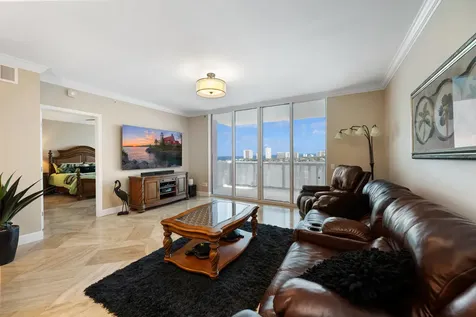 2640 Lake Shore Drive Riviera Beach FL 33404