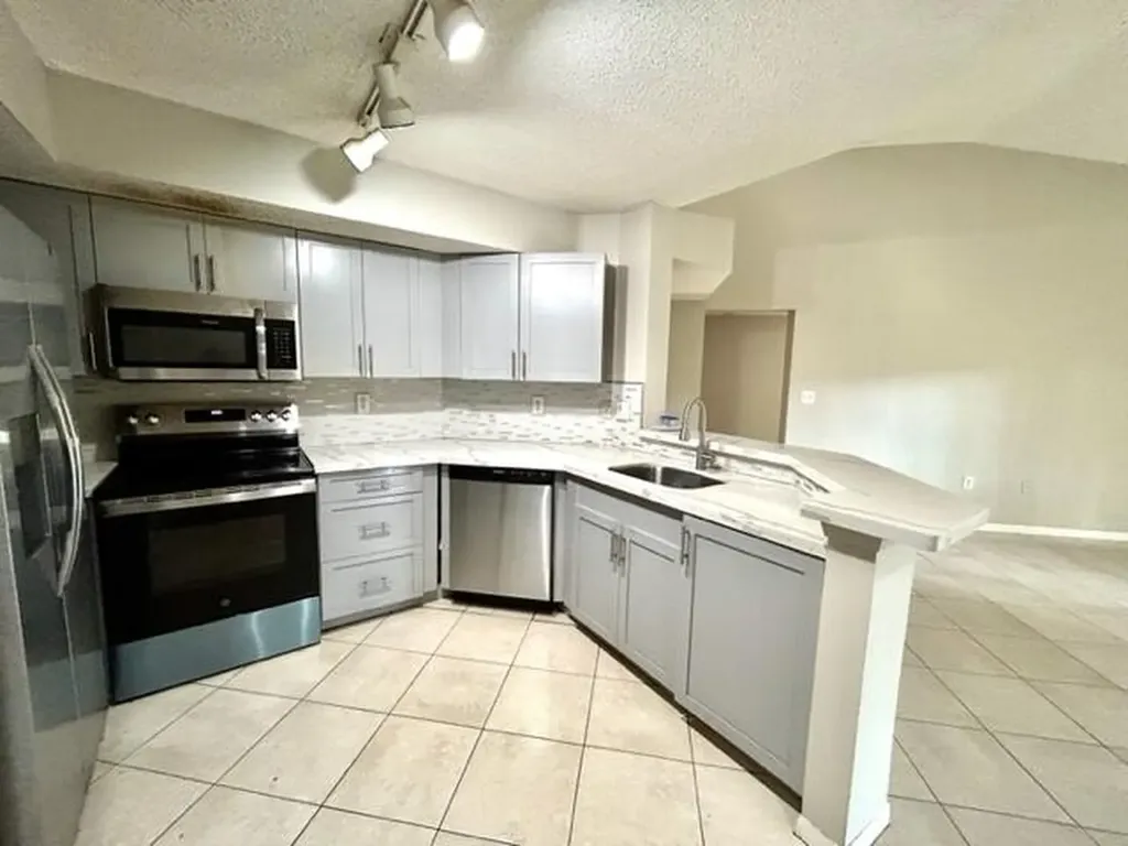 741 N Pine Island Road Plantation FL 33324