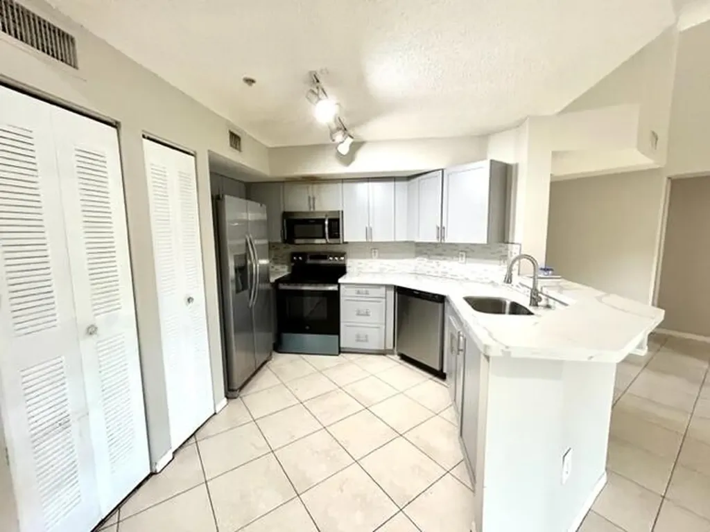 741 N Pine Island Road Plantation FL 33324