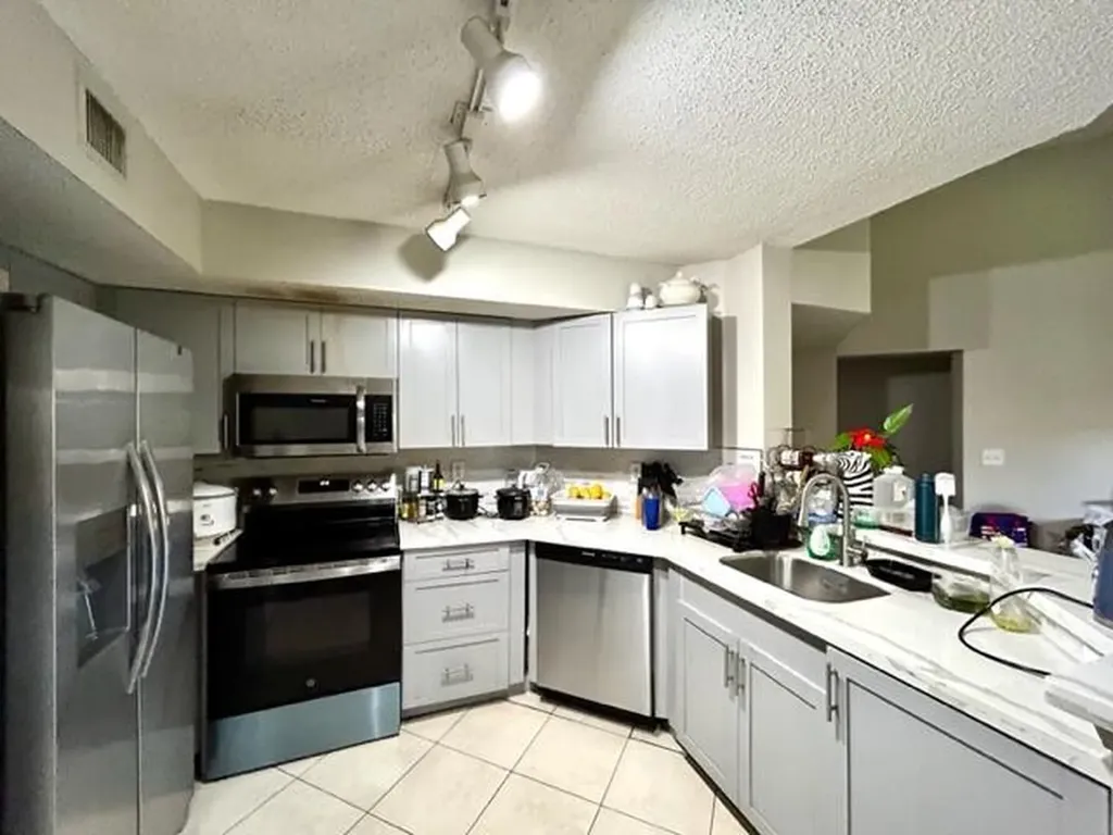 741 N Pine Island Road Plantation FL 33324