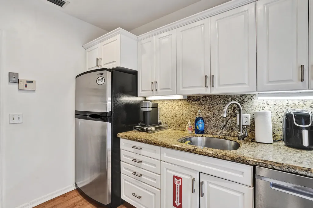 530 NE 11th Avenue Fort Lauderdale FL 33301