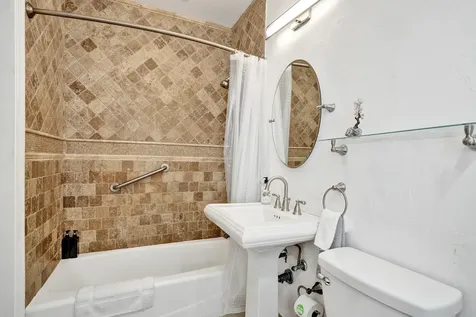 530 NE 11th Avenue Fort Lauderdale FL 33301