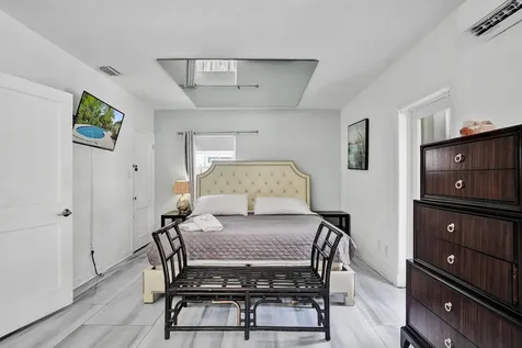 530 NE 11th Avenue Fort Lauderdale FL 33301