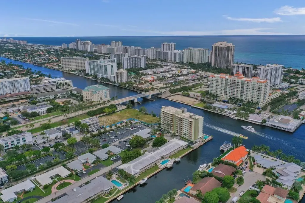 2866 NE 30th Street Fort Lauderdale FL 33306
