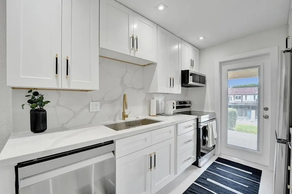 2866 NE 30th Street Fort Lauderdale FL 33306