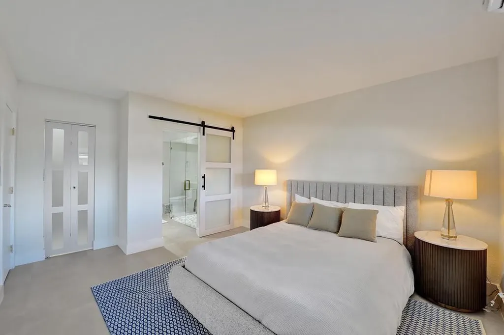 2866 NE 30th Street Fort Lauderdale FL 33306