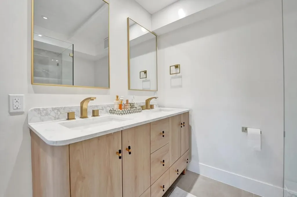 2866 NE 30th Street Fort Lauderdale FL 33306