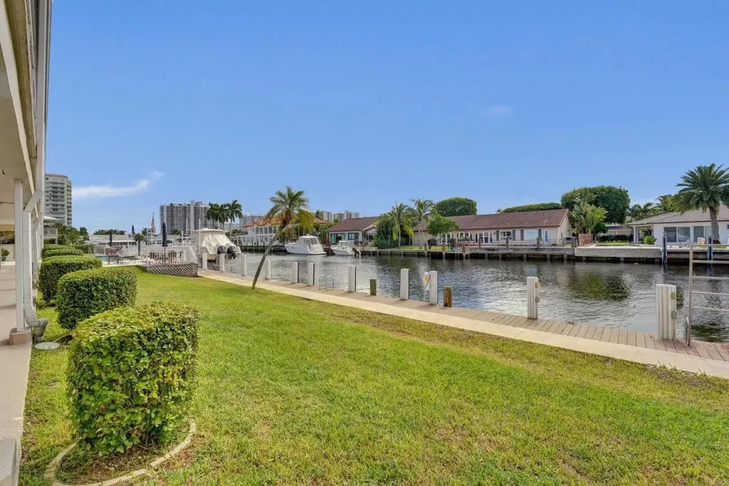 2866 NE 30th Street Fort Lauderdale FL 33306