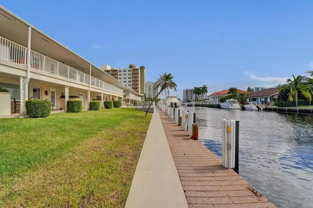 2866 NE 30th Street Fort Lauderdale FL 33306