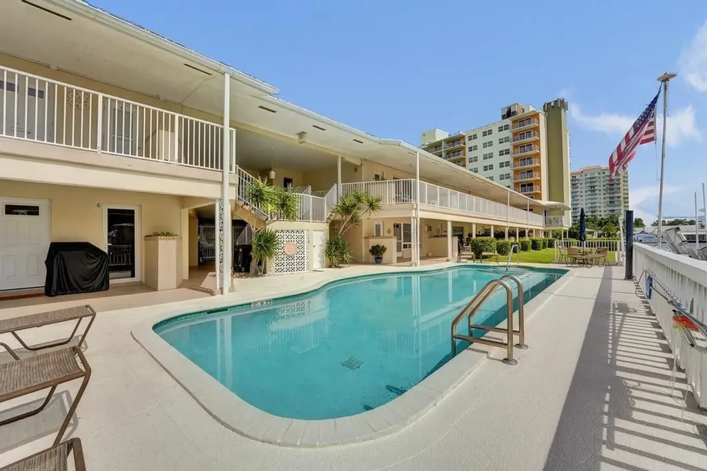 2866 NE 30th Street Fort Lauderdale FL 33306