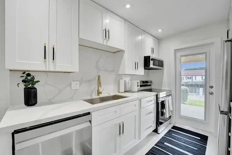 2866 NE 30th Street Fort Lauderdale FL 33306