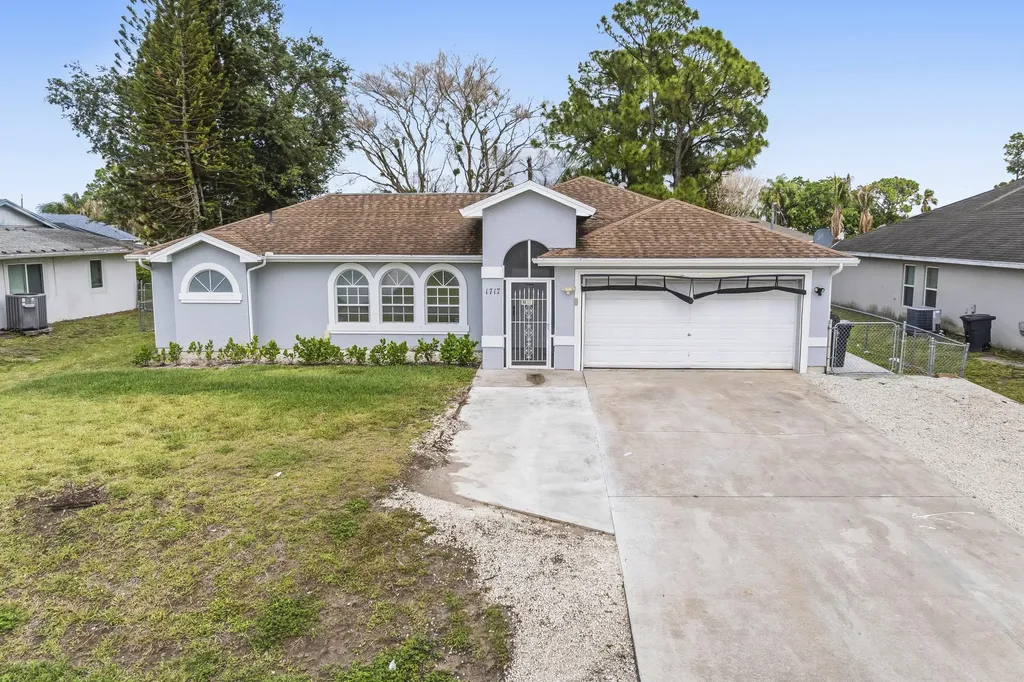 1717 SW Burlington Street Port St Lucie FL 34984