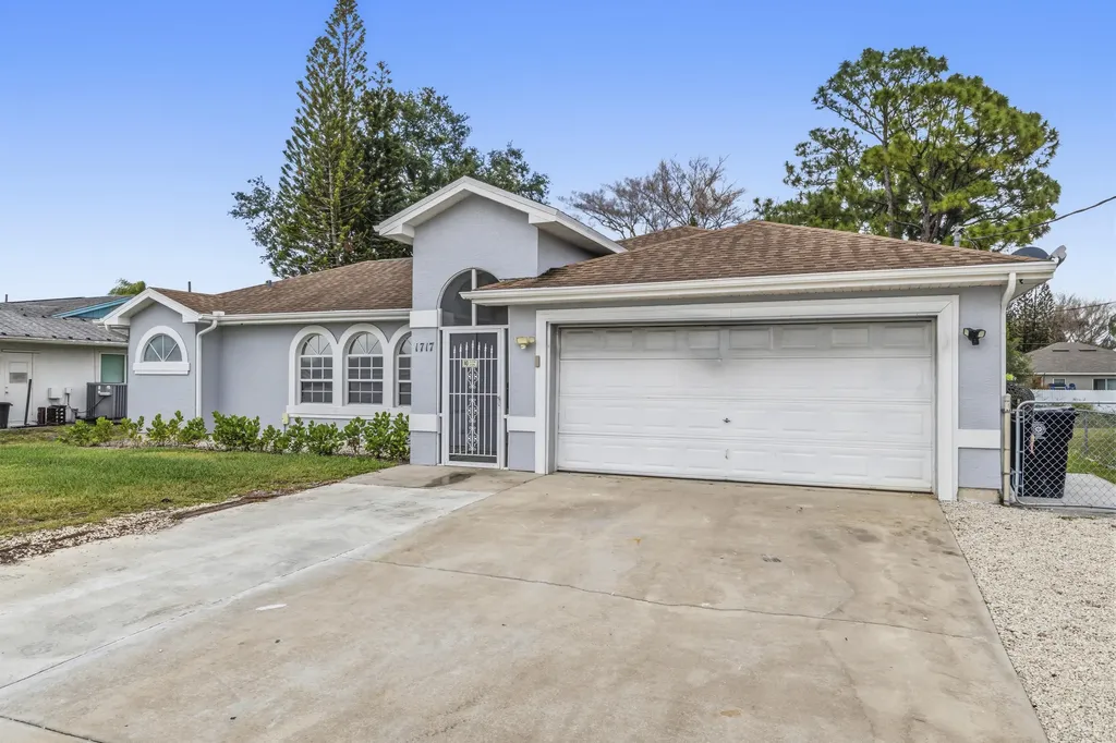 1717 SW Burlington Street Port St Lucie FL 34984