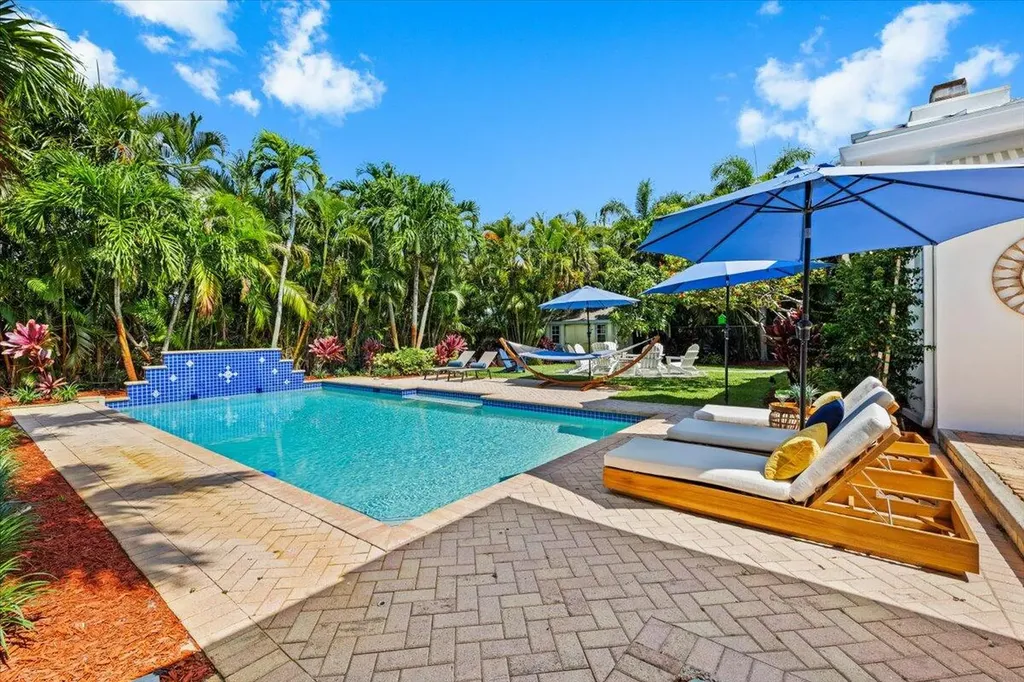 302 NW 11th Street Delray Beach FL 33444