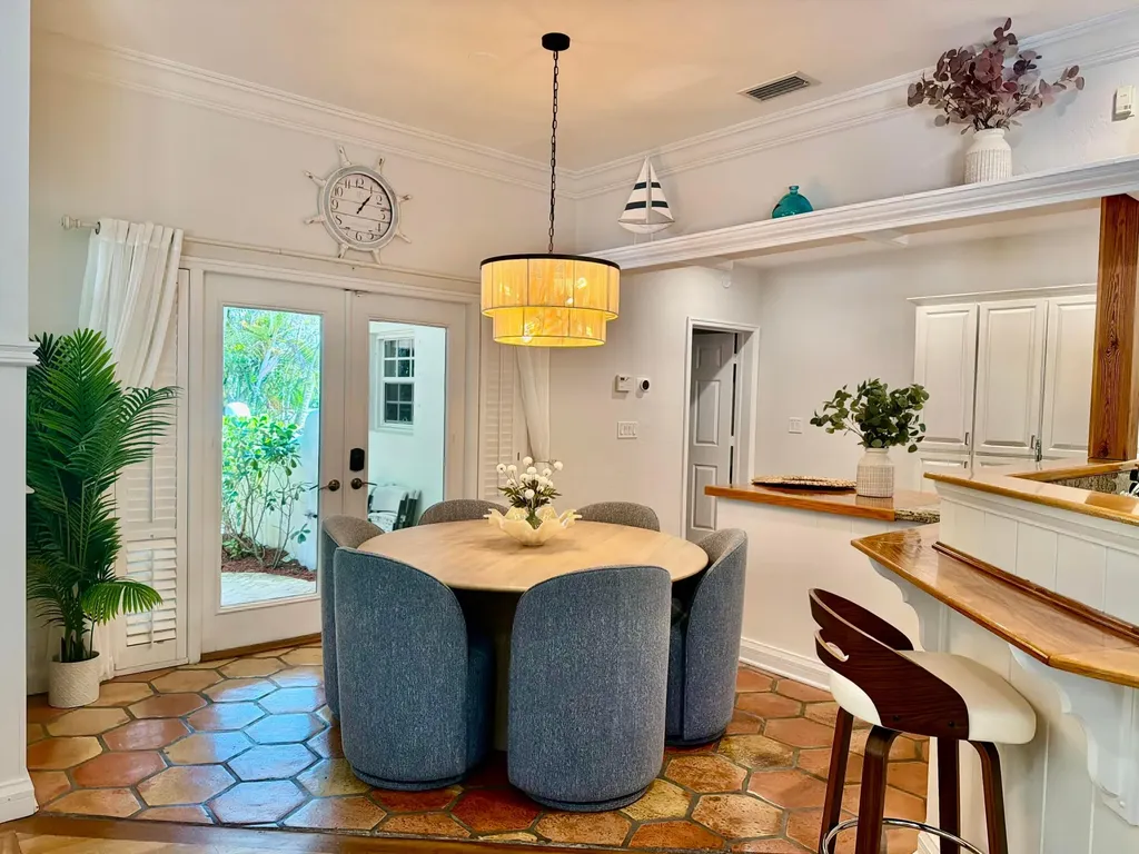 302 NW 11th Street Delray Beach FL 33444