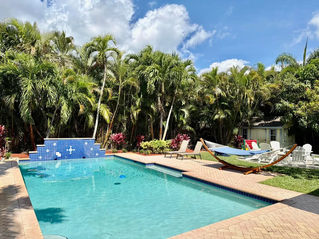 302 NW 11th Street Delray Beach FL 33444