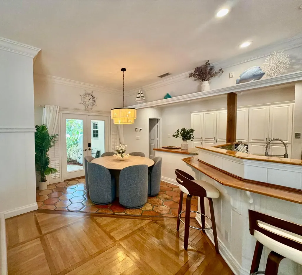 302 NW 11th Street Delray Beach FL 33444