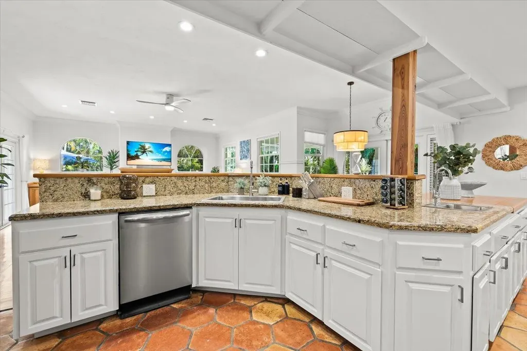 302 NW 11th Street Delray Beach FL 33444