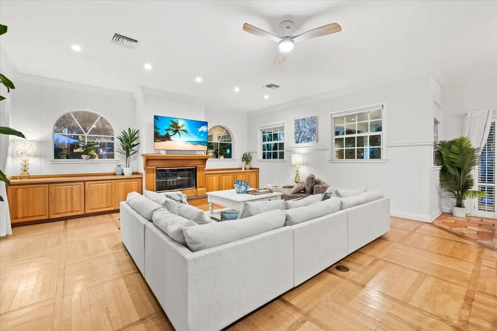 302 NW 11th Street Delray Beach FL 33444
