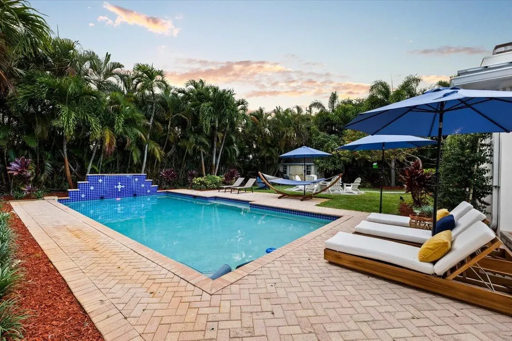 302 NW 11th Street Delray Beach FL 33444
