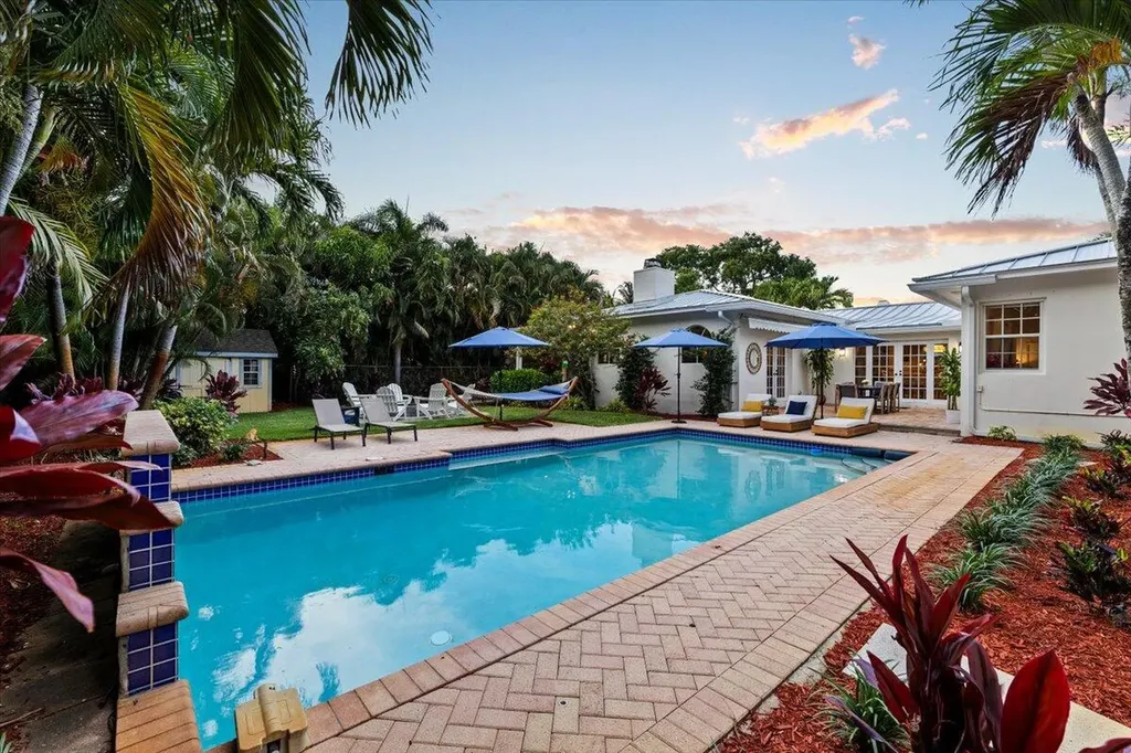 302 NW 11th Street Delray Beach FL 33444