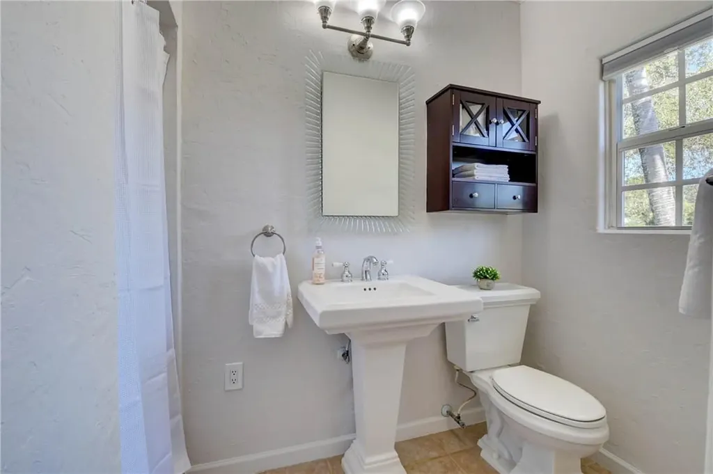 302 NW 11th Street Delray Beach FL 33444