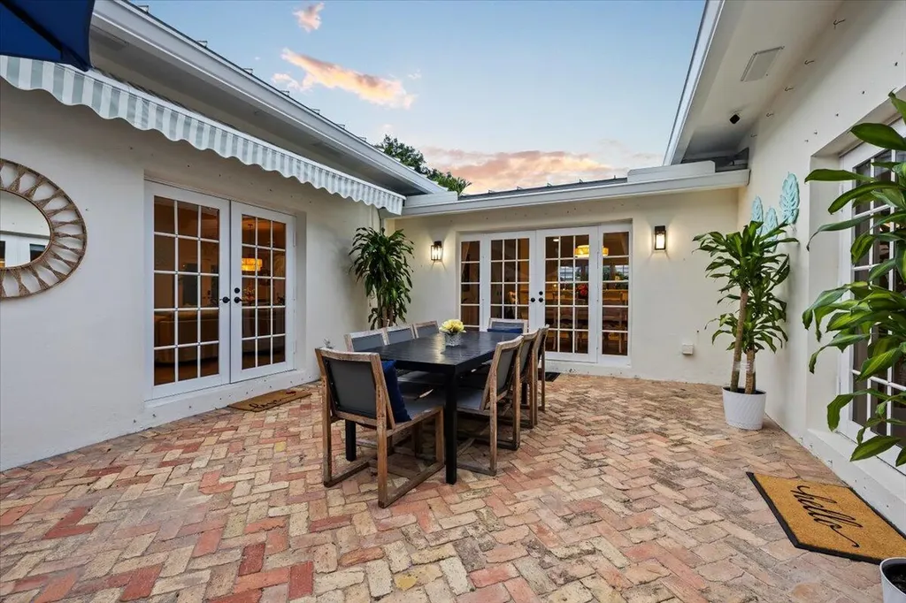 302 NW 11th Street Delray Beach FL 33444