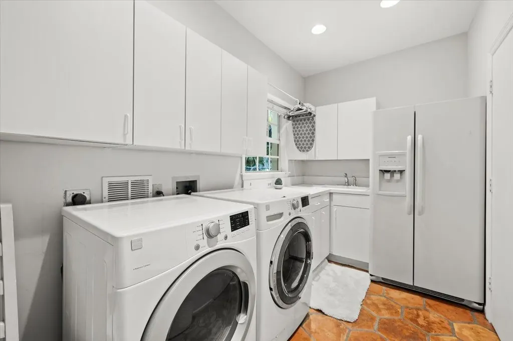 302 NW 11th Street Delray Beach FL 33444