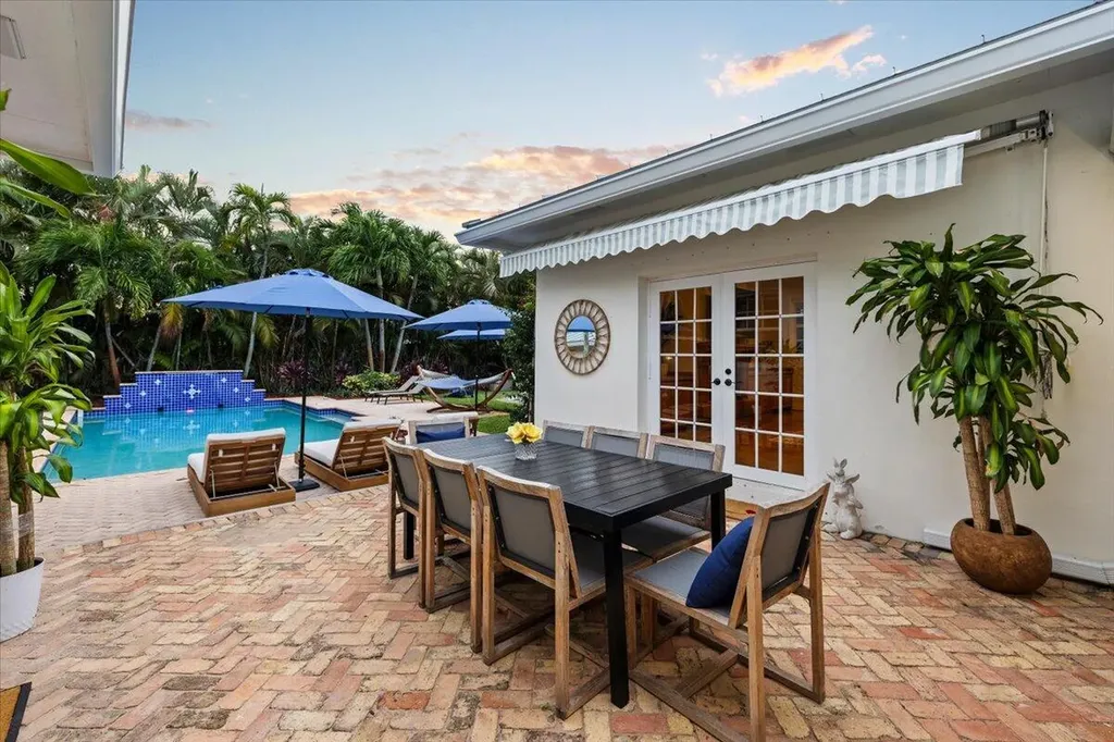 302 NW 11th Street Delray Beach FL 33444