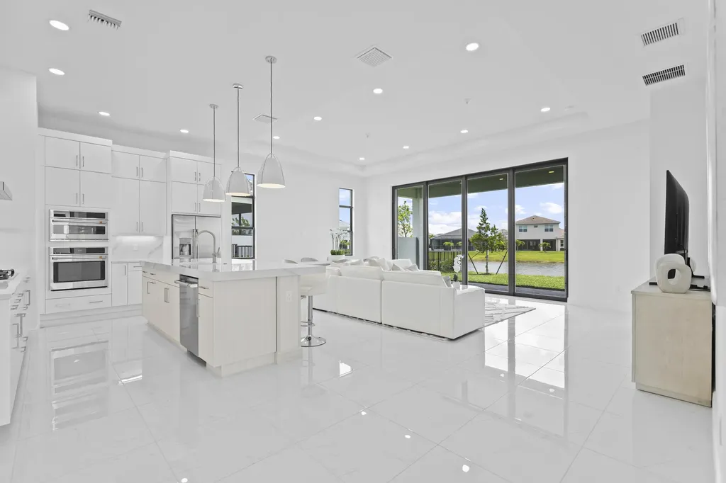 4931 Rivo Alto Circle Westlake FL 33470