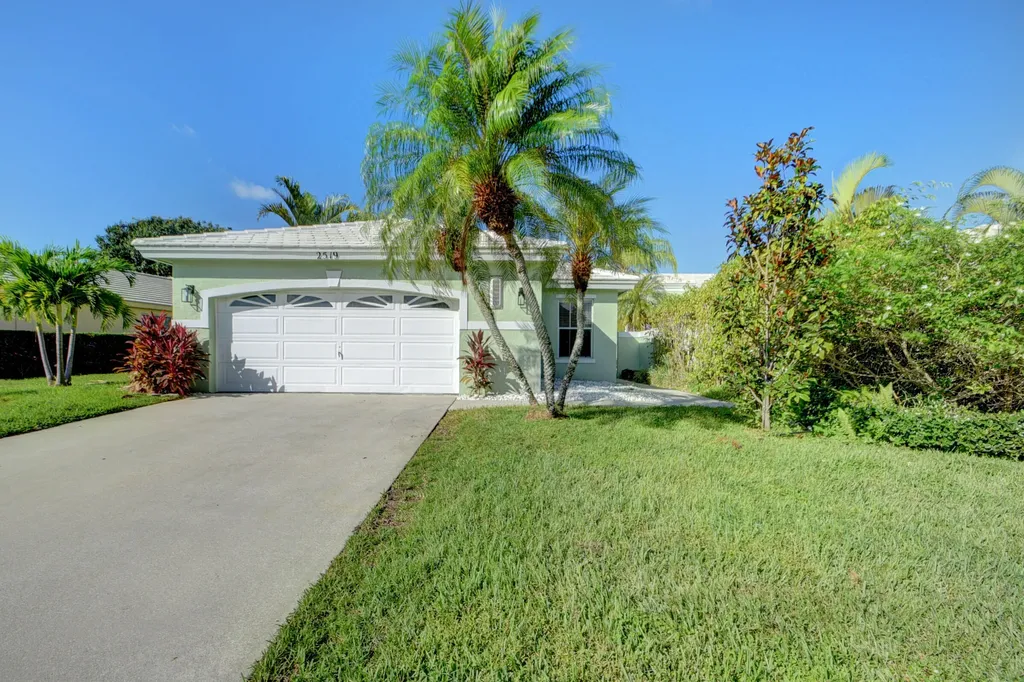 2519 Country Golf Drive Wellington FL 33414