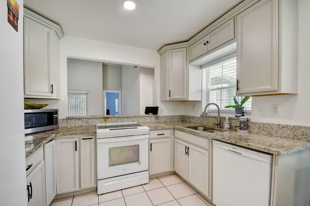 2519 Country Golf Drive Wellington FL 33414
