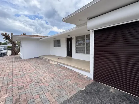 11 NW 56th Street Oakland Park FL 33309