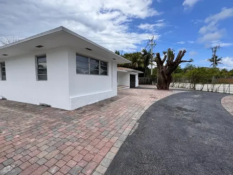 11 NW 56th Street Oakland Park FL 33309