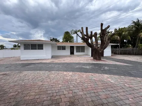 11 NW 56th Street Oakland Park FL 33309