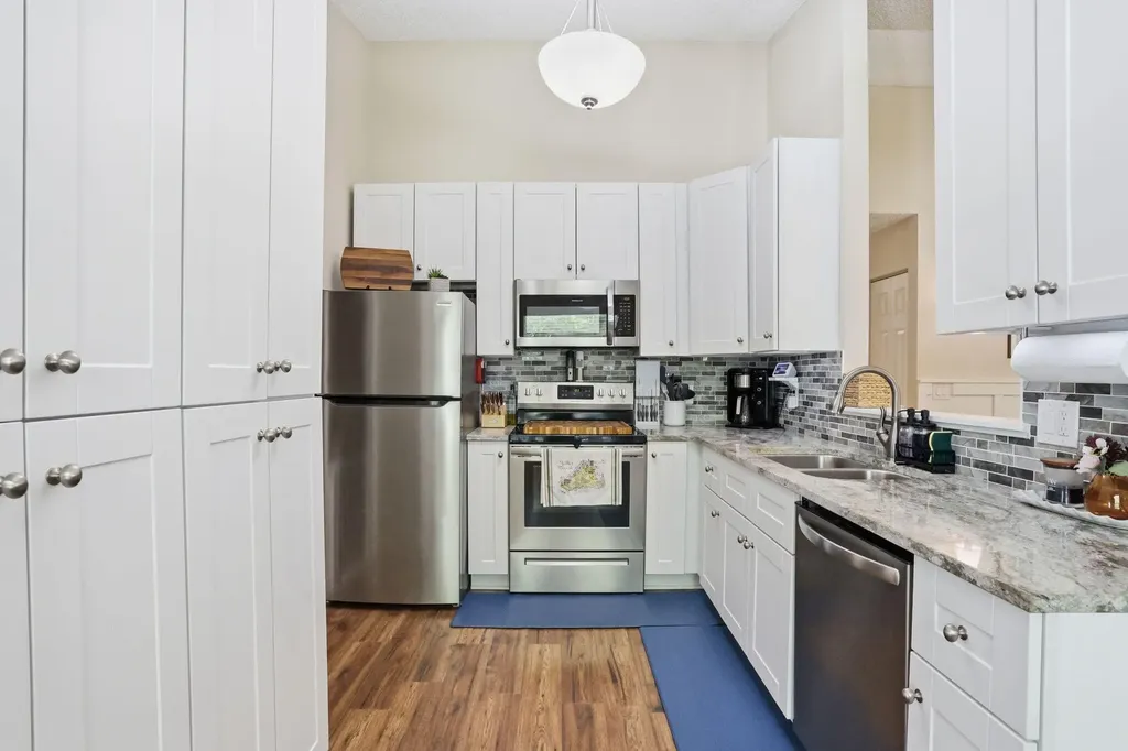 1392 Thornridge Lane Royal Palm Beach FL 33411