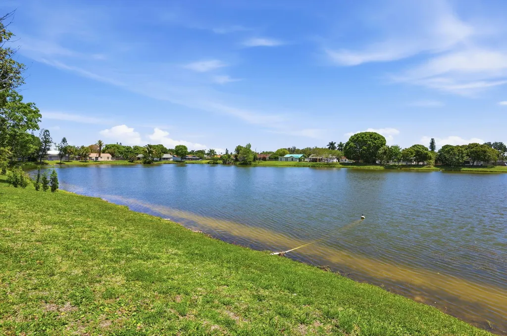 1392 Thornridge Lane Royal Palm Beach FL 33411