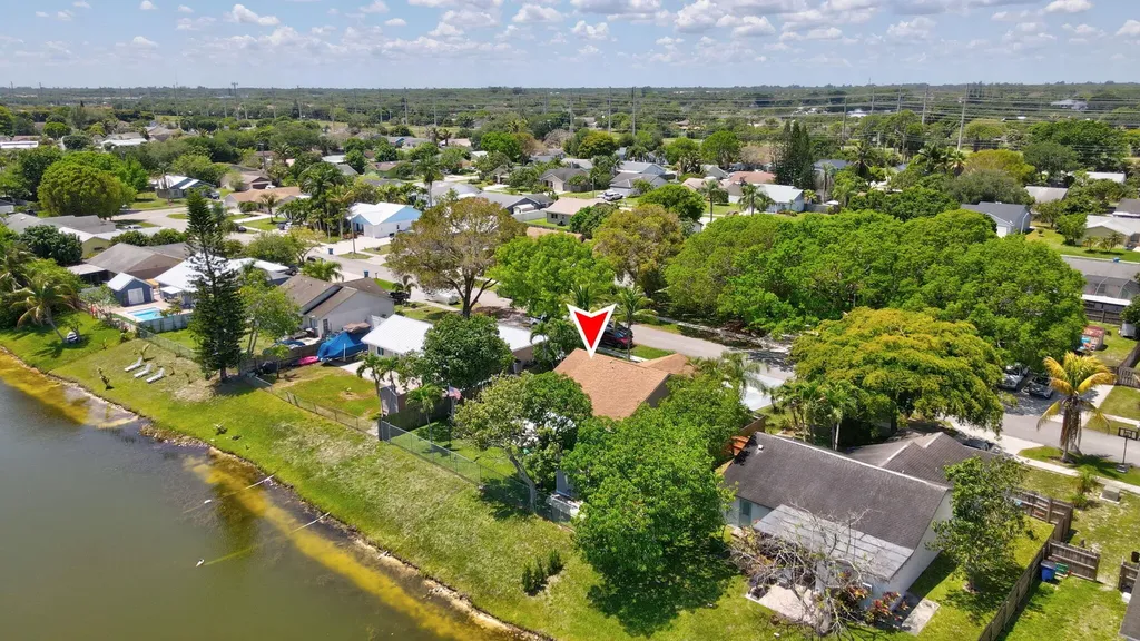 1392 Thornridge Lane Royal Palm Beach FL 33411