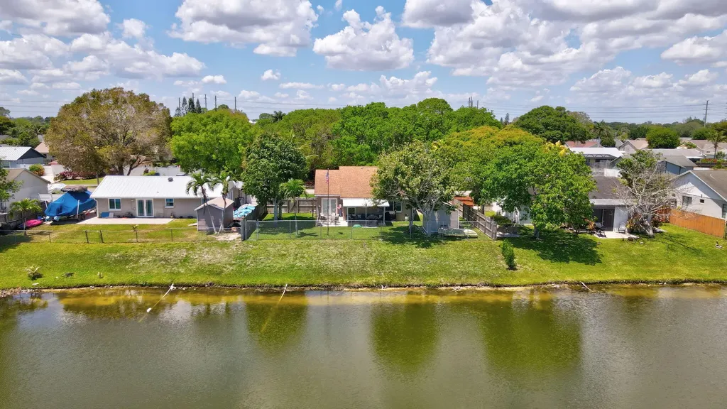 1392 Thornridge Lane Royal Palm Beach FL 33411