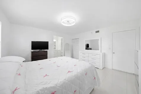1221 SW 122nd Avenue Miami FL 33184
