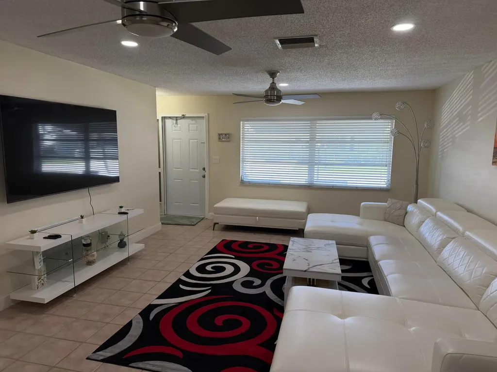 1904 SW 13th Way Boynton Beach FL 33426