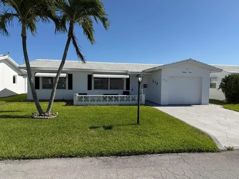 1904 SW 13th Way Boynton Beach FL 33426