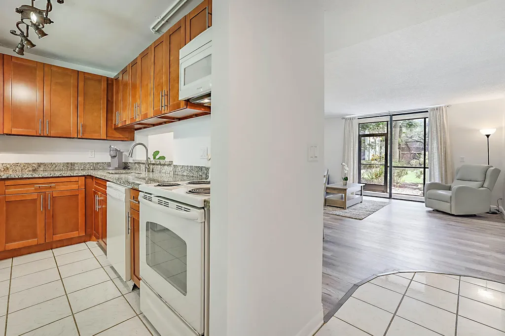 5160 Las Verdes Circle Delray Beach FL 33484