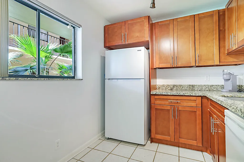 5160 Las Verdes Circle Delray Beach FL 33484