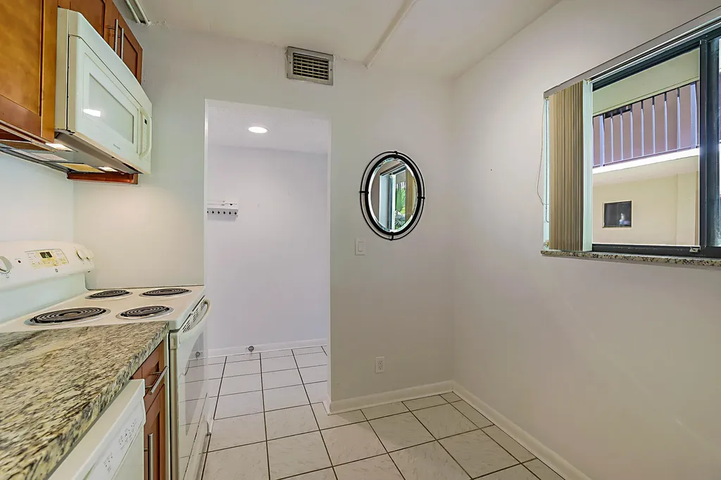 5160 Las Verdes Circle Delray Beach FL 33484