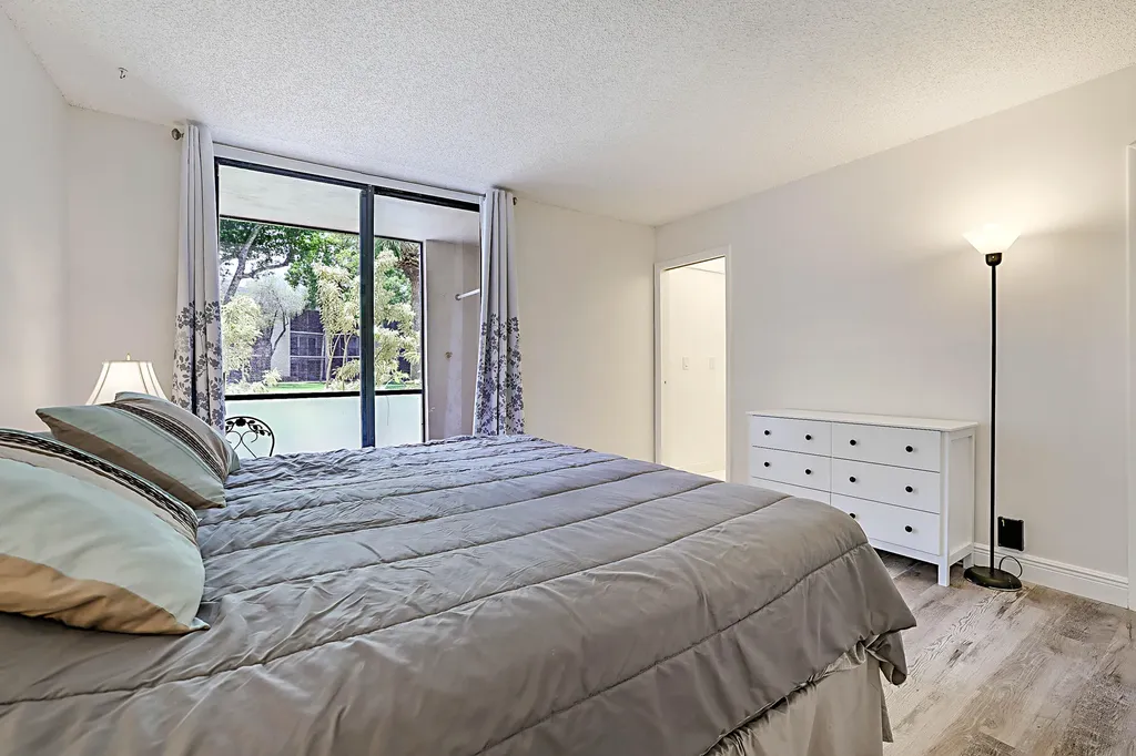 5160 Las Verdes Circle Delray Beach FL 33484